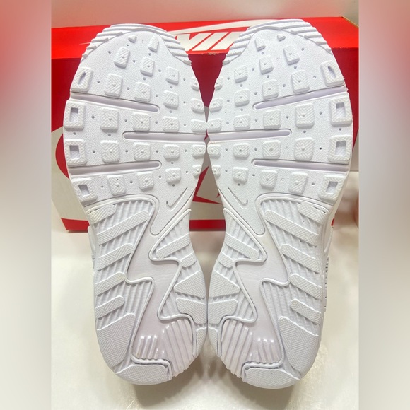 NEW Nike Air Max Excee Women’s Athletic Shoes White Yellow DX4352-100 Size 7 - Picture 7 of 9